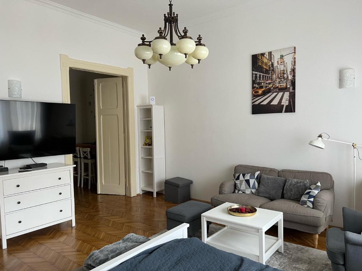 Sun City Apartment Szeged Bagian luar foto
